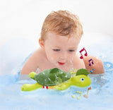 TOMY Kinder-Wasserspielzeug „Plantschi die singende Schildkröte“ mehrfarbig, hochwertiges Spielzeug für Kinder mit Musik, vereint Badespielzeug und Musikspielzeug, ab 12 Monaten! Badespielzeug für Wasserspiele Jucarii Bebe Naty Shop