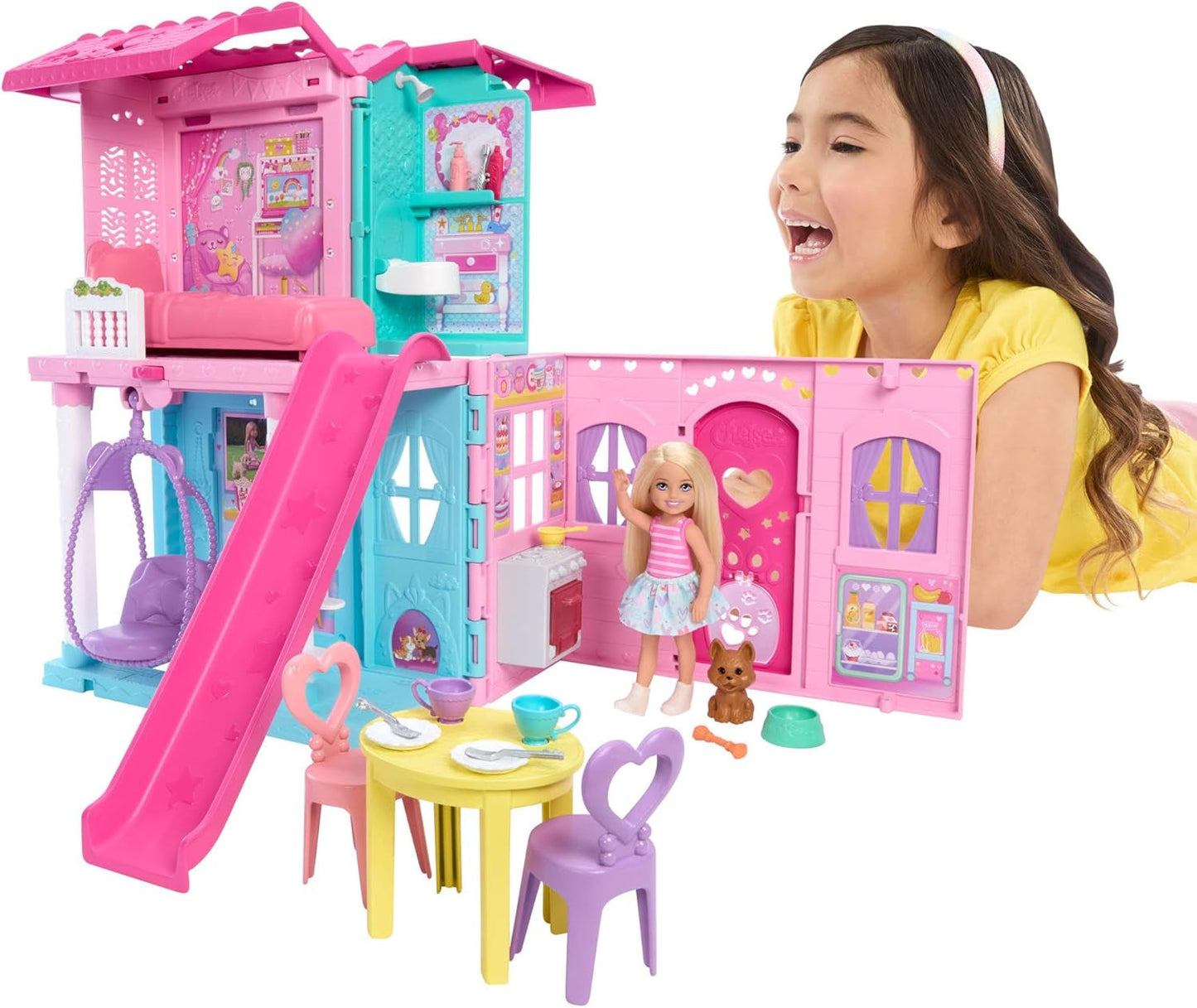 Barbie Chelsea-Puppenhaus mit mehr als 15 Zubehörteilen, Pop-up-Haus erweiterbar auf über 42 x 33 cm mit 5 Spielbereichen und einer Rutsche, mit einer kleinen Puppe und einem Hund, JFW49
