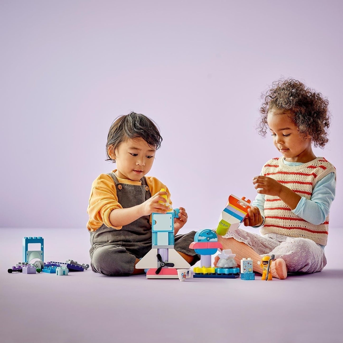 LEGO DUPLO 3-in-1 Space Shuttle, jede Menge Abenteuer, Weltraumset, Raketenspielzeug für Kinder, wissenschaftliches Bauspielzeug, frühe motorische Fähigkeiten, Geschenk für 3-Jährige, 10422 Bausets. Beuche den LEGO-Store