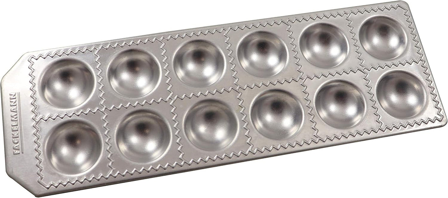 Fackelmann 40926 Hausgemachte Ravioliform, runde Form, 12 Mulden, 34 x 11,5 x 2 cm, Sybaris, (Farbe: Silber), Menge: 1 Stück, Aluminium