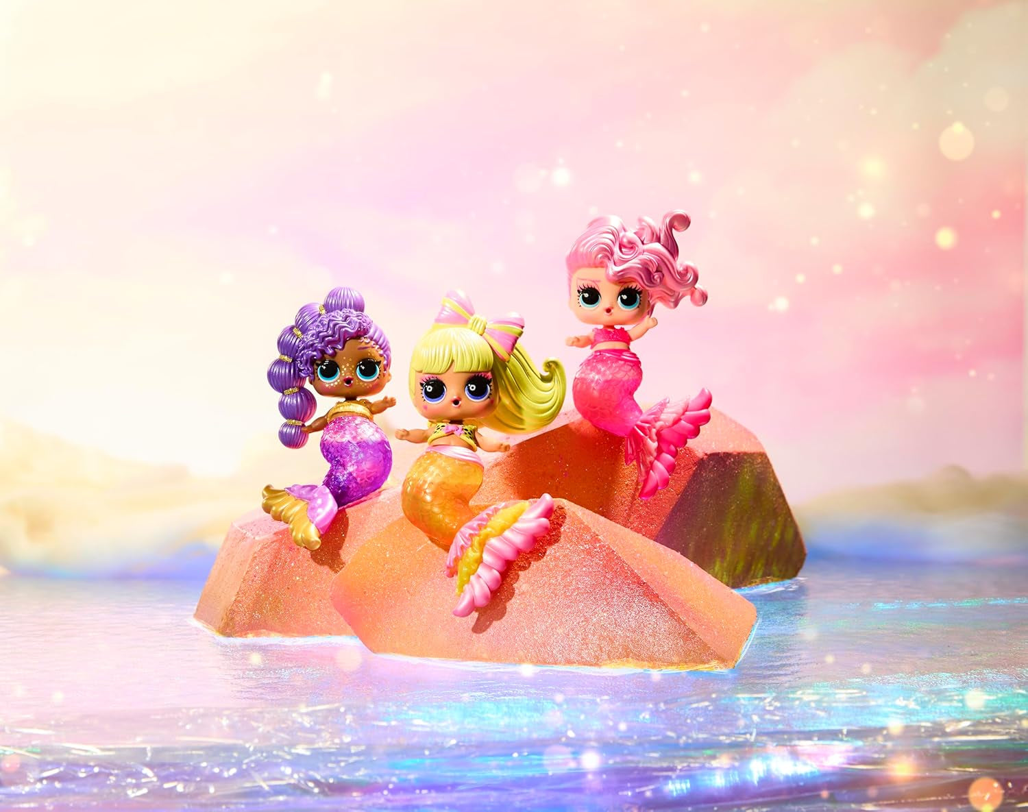LOL Überraschung! Mermaids Makeover Magic Tots – echter Lipgloss für Sie und Ihre Puppe zum Selbermachen, Mischen und Kreieren von Make-up, lustiges Wasserspiel, 6 Puppen zum Sammeln – ab 4 Jahren