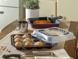 Sweet Cherry Backblech, für 12 Muffins, mit Deckel, Kunststoffstahl, kirschrot Backbleche und Formen Naty Shop