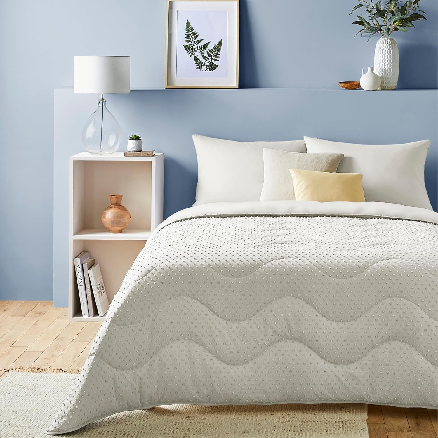 Night Lark Bettdecke ohne Bezug, 4,5 Tog, King Size, Tufted Dot Collection, Luxusbettwäsche, hypoallergen, maschinenwaschbar, warme Sandbettdecken und Steppdecken Naty Shop