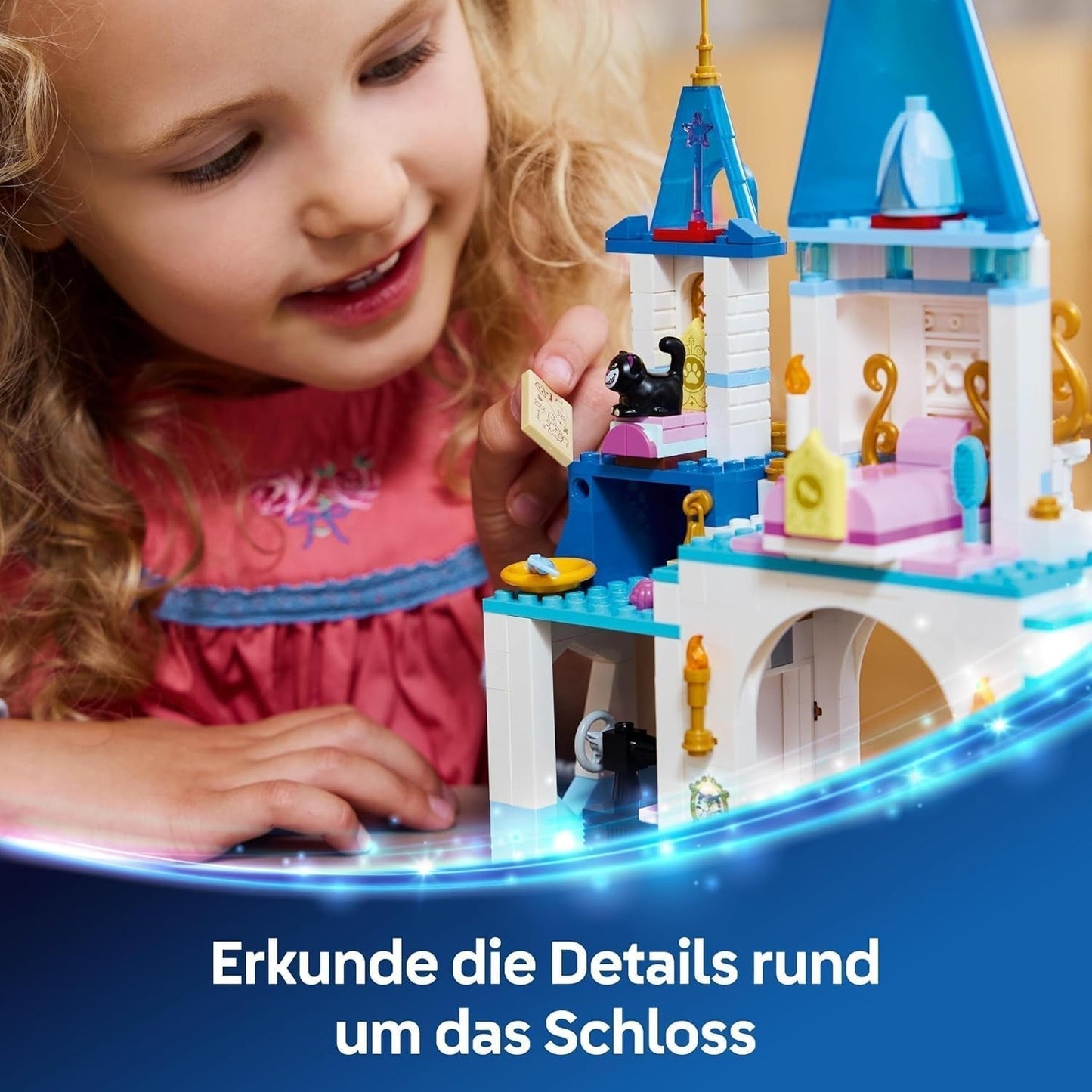 LEGO® Disney Prinzessinnen-Schloss Aschenputtel und Pferdekutsche, Set für Mädchen ab 6 Jahren, fantastisches Spielzeug mit Mini-Puppen Prinzessin Aschenputtel und Prinz Charming, Geschenkidee für Disney-Fans 43275 Bausets Beuche den LEGO-Store