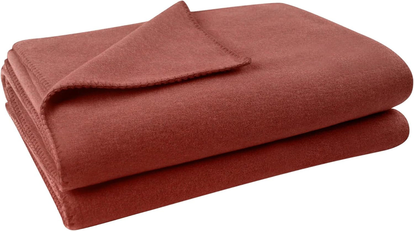 Zoeppritz-Decke in der Farbe Rot, aus 65 % Polyester, 35 % Viskose, Größe: 160 x 200 cm, 103291-851-160 x 200. Betten und Decken „Zoeppritz seit 1828“, Standardtitel