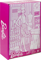 Barbie HDY90 – Modedesigner-Puppe (30,40 cm) und Atelier, über 25 Design- und Modeaccessoires, Design-Schreibtisch, Stuhl, Nähmaschine, Textilmuster, Schaufensterpuppe und mehr, Spielzeug für Kinder ab 3 Jahren