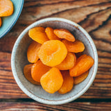 Seeberger Aprikosen: Extra große, sonnengereifte und leuchtend orangefarbene Aprikosen – süßer, fruchtiger Geschmack – zuckerfrei – getrocknet – entkernt, vegan (1 x 125 g) Naty Shop Dehydrierte Produkte