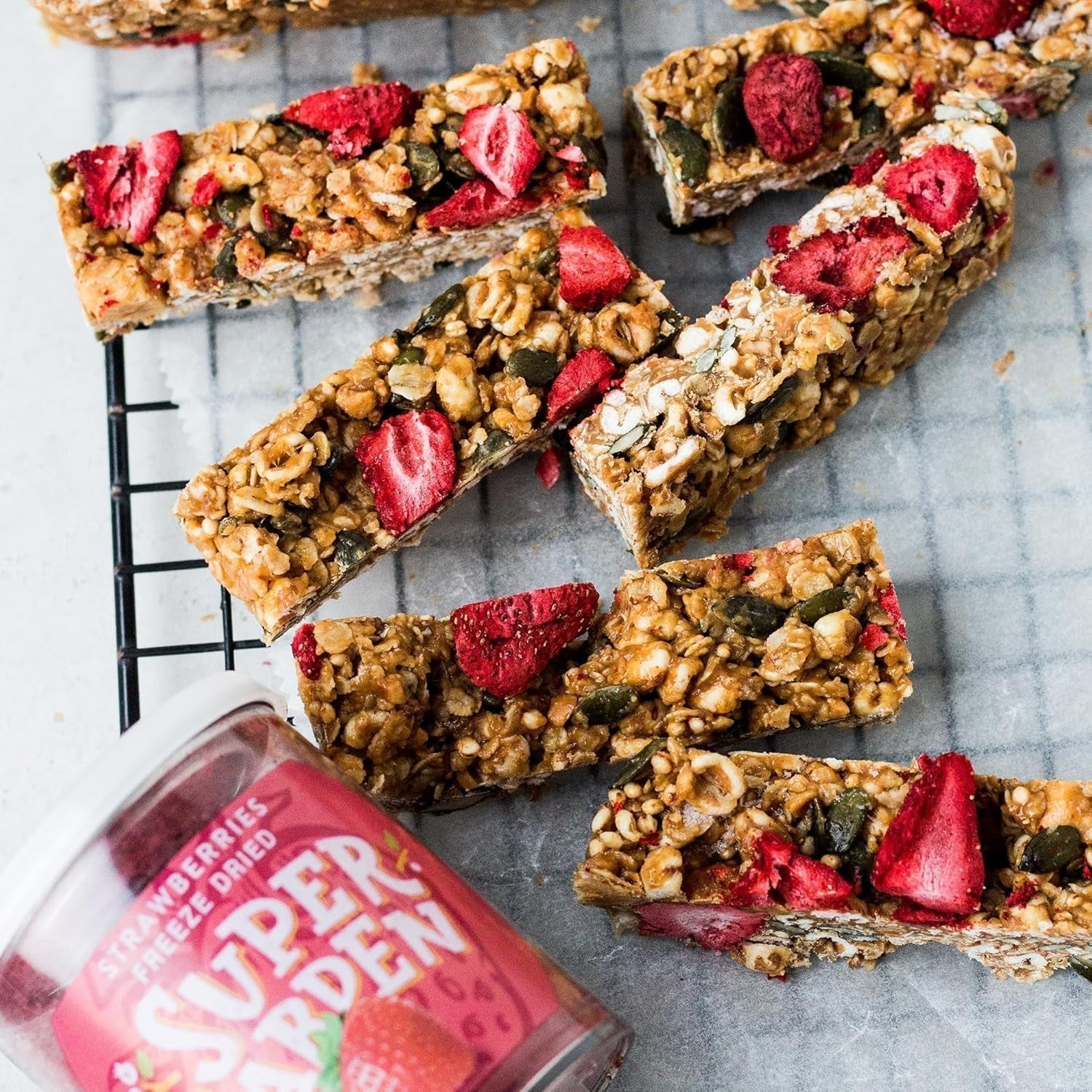 Super Garden Gefriergetrocknete Erdbeeren | Köstliche und 100 % reine gefriergetrocknete Früchte | Ganze getrocknete Erdbeeren für gesunde Snacks oder zum Backen | Gefriergetrocknete Erdbeeren 19g Naty Shop dehydrierte Produkte
