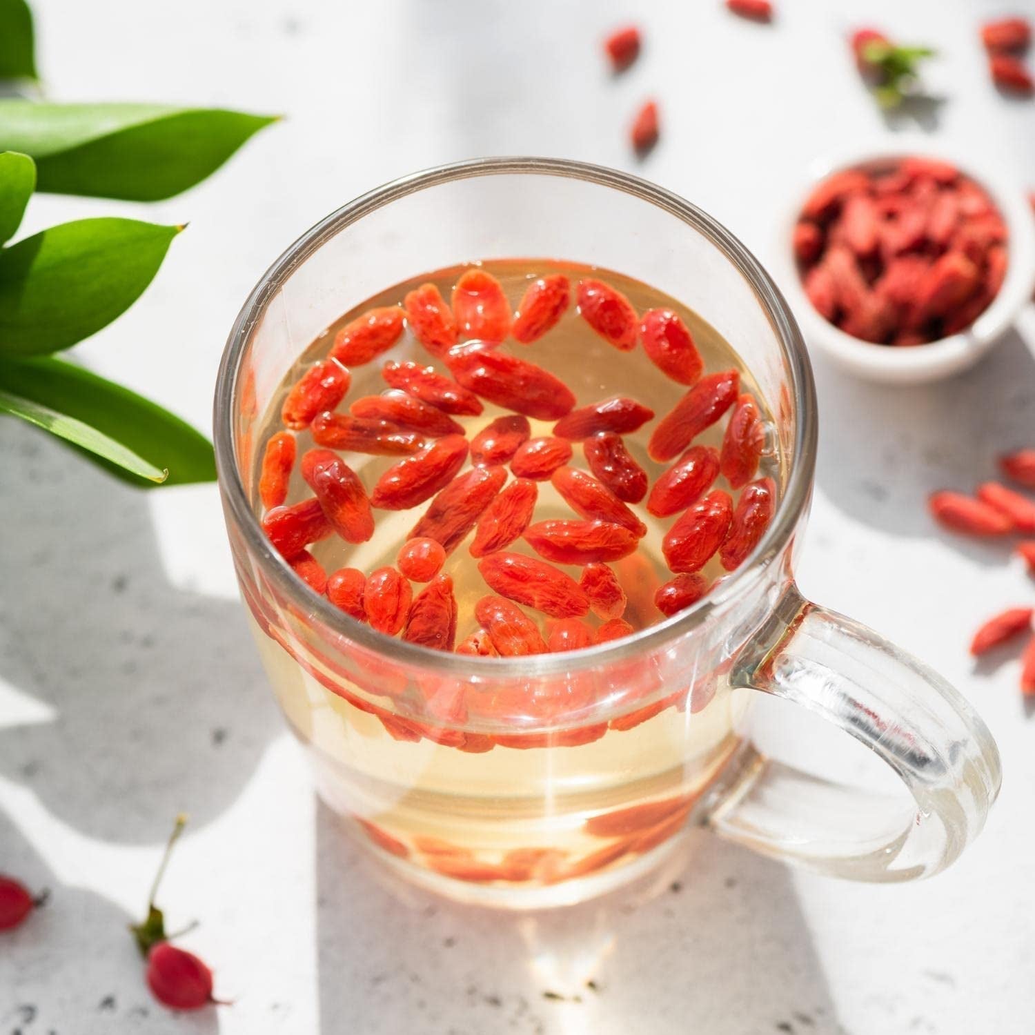 Carefood – Bio-Goji-Frucht – Superfood 100 % natürliche Trockenfrüchte – Bio-Snack ohne Zuckerzusatz und für Veganer geeignet – süßer Geschmack mit leichter Säure – 200 g dehydrierte Produkte von Naty Shop