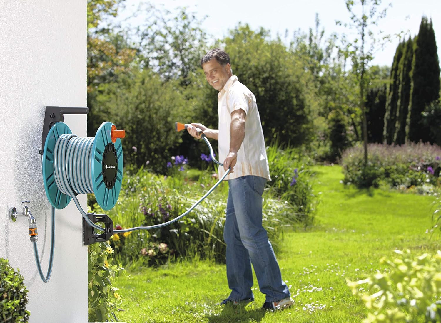 Gardena Classic 60 Wandschlauchtrommel mit Schlauchführungstrommel: Zur einfachen Wandmontage, mit Anti-Tropf-System, Winkelanschluss, großes Fassungsvermögen, platzsparend (2650-88)