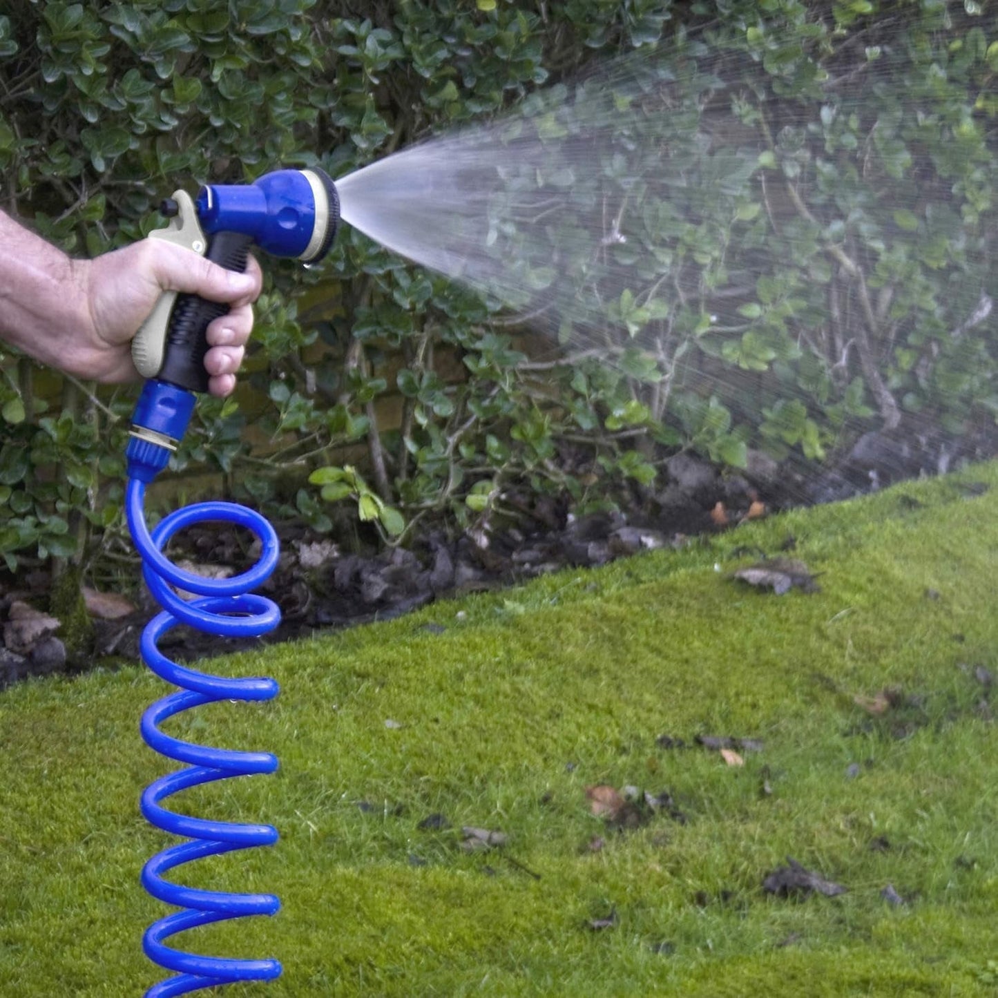 TATAY Spiralschlauch-Set 10 m mit Kunststoffzubehör mit UV-Schutz, ideal für Terrassen und kleine Gärten.