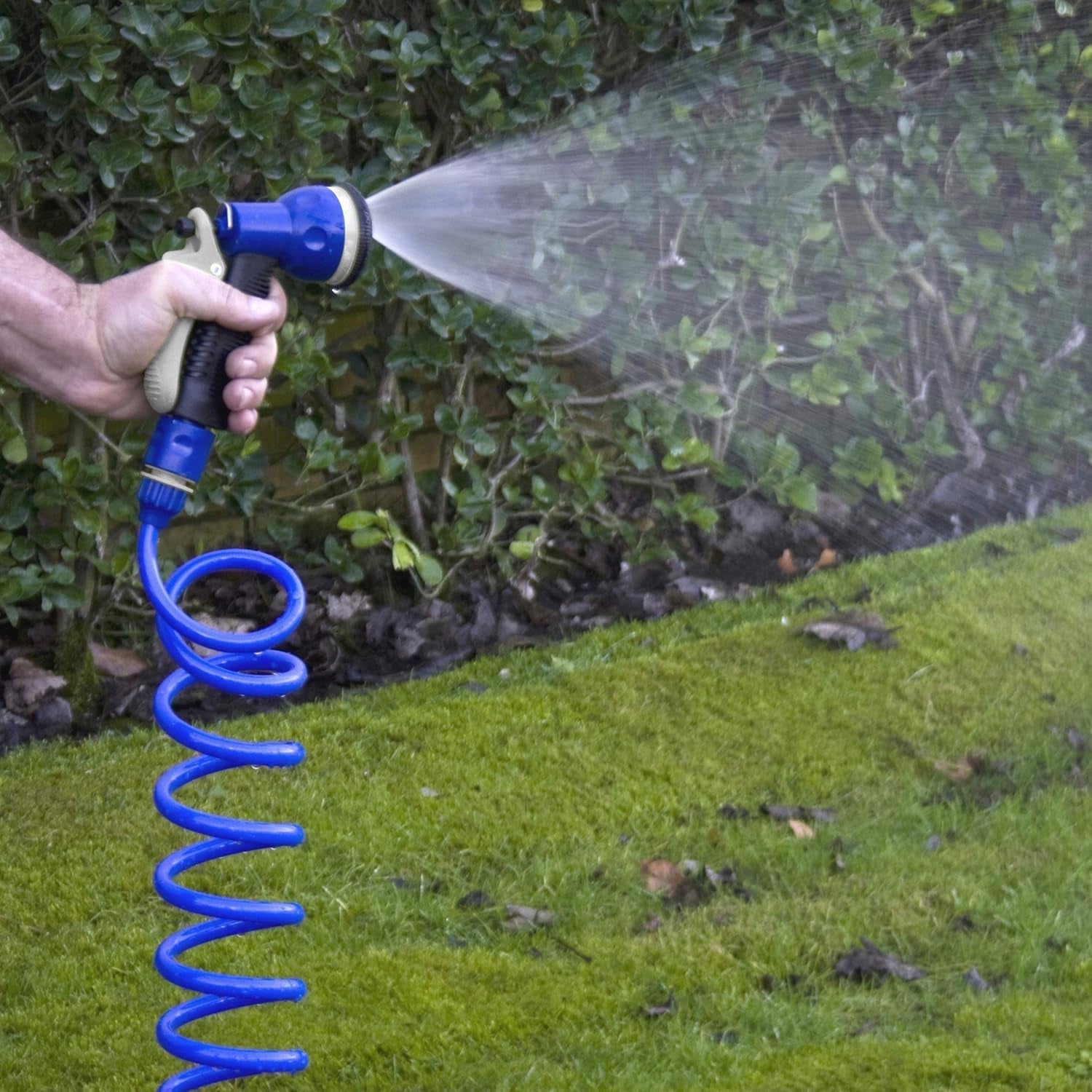 TATAY Spiralschlauch-Set 10 m mit Kunststoffzubehör mit UV-Schutz, ideal für Terrassen und kleine Gärten.