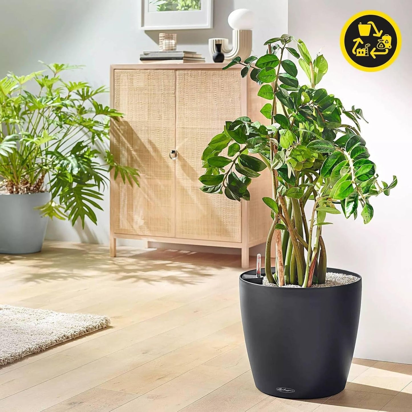 Pflanzgefäß LECHUZA Classico Color ECO 60 Dunkelgrau | Pflanzgefäß mit Bewässerungssystem und Wasserstandsanzeige | Hergestellt aus 100 % recyceltem Kunststoff | Mattes Finish | Ø 60 x 55,5 cm | 18955
