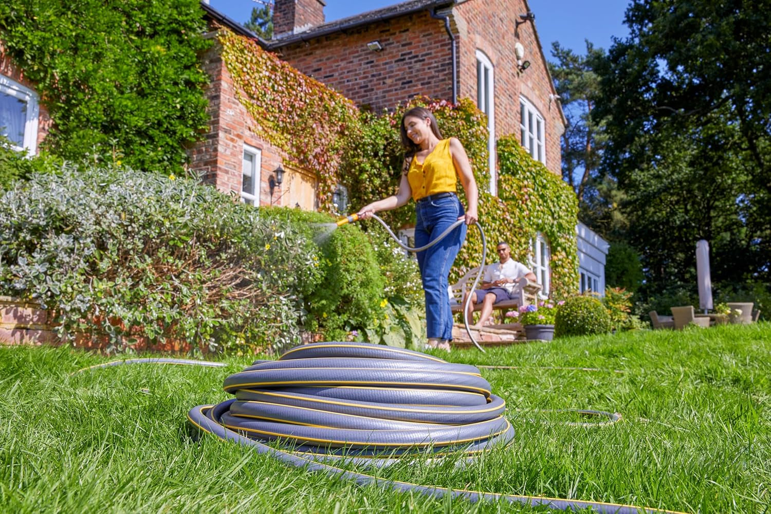 HOZELOCK-Schlauch – Ultramax 12,5 mm x 30 m, bis zu 70 % recyceltes PVC, robust, wetterfest, verdrehsicher, biege- und quetschfest, grau