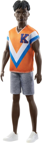 Barbie Ken Fashionistas-Puppe – T-Shirt mit Kaktus- und Palmenmuster, weiße Shorts und Turnschuhe, perfekt für Abenteuer mit Freunden und Spaziergänge durch die Stadt, für Kinder ab 3 Jahren, HJT10 Naty Shop Dolls 0