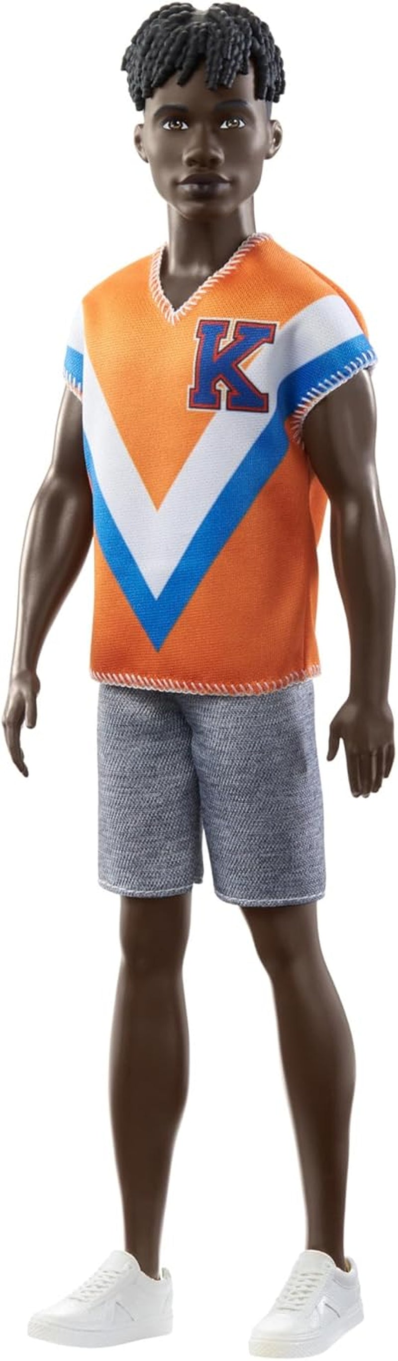 Barbie Ken Fashionistas-Puppe – T-Shirt mit Kaktus- und Palmenmuster, weiße Shorts und Turnschuhe, perfekt für Abenteuer mit Freunden und Spaziergänge durch die Stadt, für Kinder ab 3 Jahren, HJT10 Naty Shop Dolls 0