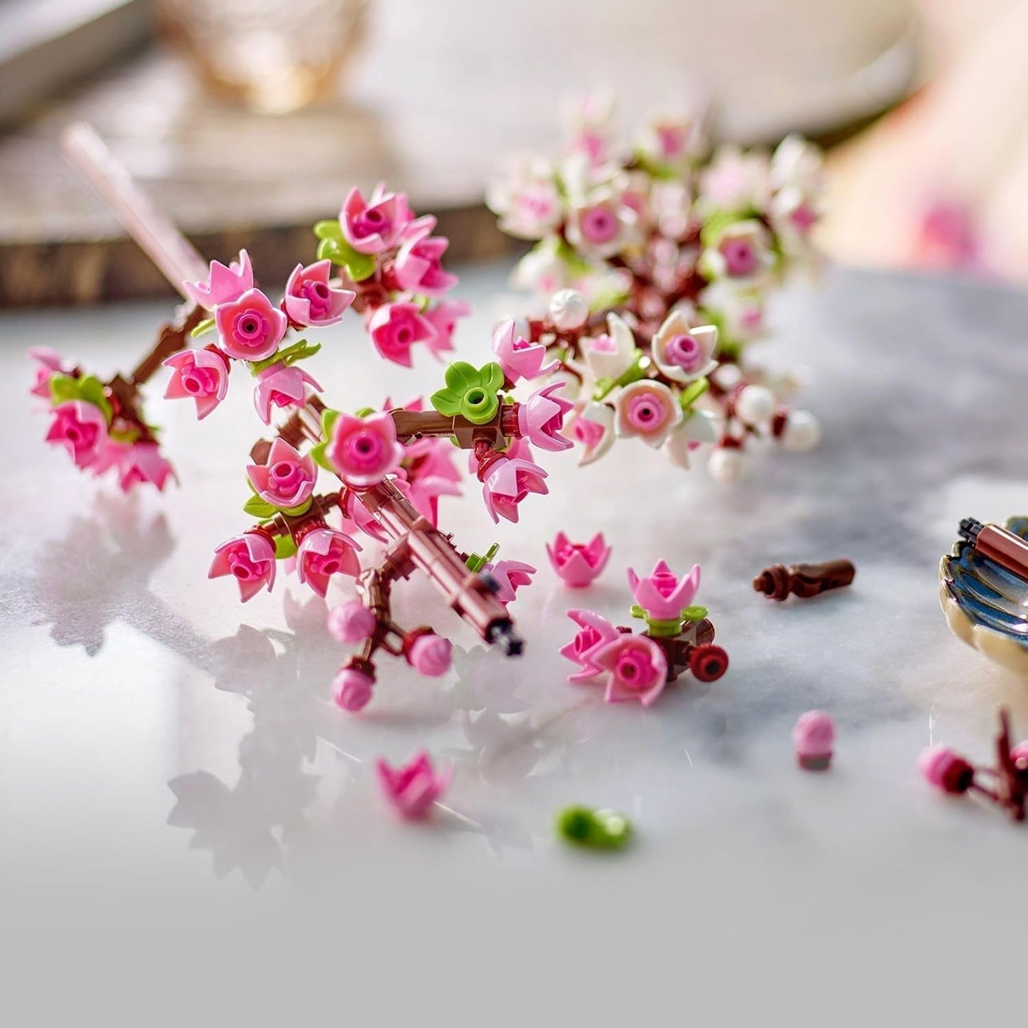 LEGO Botanicals Kirschblüten – Künstliche Blumen zum Bauen – Schreibtischdekorationen für Kinder – Blumenstrauß zum Ausstellen – Geschenk für Frauen und Männer ab 8 Jahren – Botany Collection 40725 Bausätze Besuchen Sie den LEGO-Store