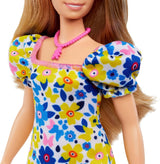 Barbie Fashionistas – entwickelt mit der National Down Syndrome Society, blondes Haar und trendiges Outfit mit Blumenkleid und weißen Turnschuhen, für Kinder ab 3 Jahren, HJT05 Naty Shop Dolls