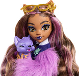 Monster High Clawdeen Wolf Puppe mit Welpen-Halbmond und Zubehör wie Schultasche, Kalender, Snacks und mehr, HRP65