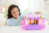 Mattel Disney Princess Verwandlungsspielset Kutsche zum Schloss mit kleiner Aurora-Puppe, 3 Ebenen, 6 Spielbereiche, 4 Figuren, Möbel und Zubehör HWX17 Naty Shop Dolls