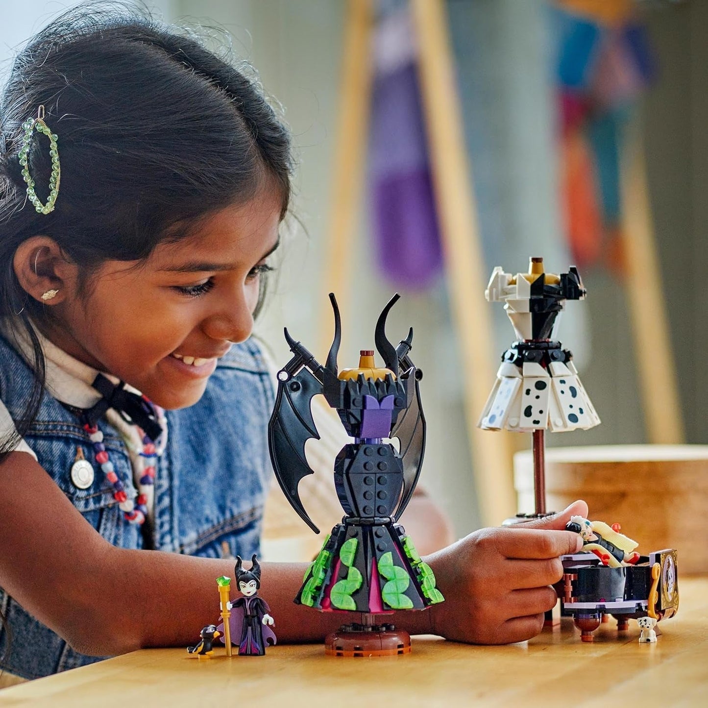 LEGO® Disney Villains The Dresses Of Maleficent And Cruella De Vil – Spielzeug für Jungen und Mädchen ab 9 Jahren – Inkl. 2 Minipuppen und 2 Tierfiguren – Geburtstagsgeschenk für Fans 43262 Bausets Besuchen Sie den LEGO-Store