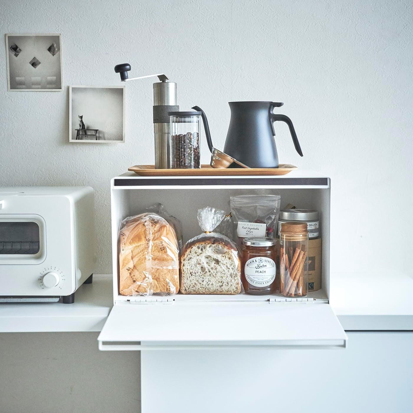 Yamazaki 4352 TOWER Brotkorb, weiß, Stahl, minimalistisch, 40 x 34,5 x 24 cm Frischhalteboxen Naty Shop