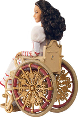 Mattel Wicked Nessarose Modepuppe und Zubehör, einschließlich Rollstuhl, mit lockigem braunem Haar, verschiedenen Posen und abnehmbarem Ballkleid-Look, HXY36