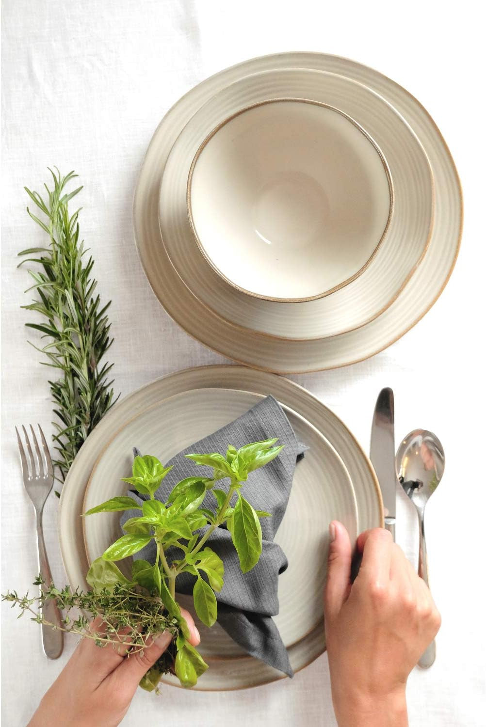 MÄSER 931818 Nottingham Vintage Series Tafelservice für 4 Personen, 12-teiliges Frühstücksservice mit unregelmäßigen runden Formen im Retro-Look, Fliese, Beige