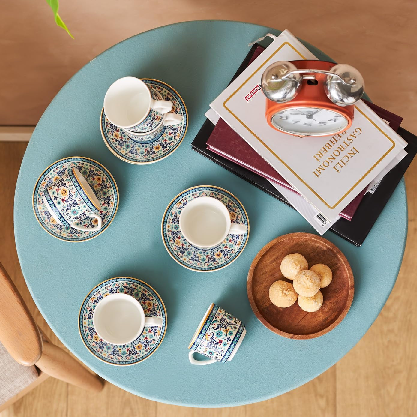 KARACA Beylerbeyi – 12-teiliges türkisches Kaffeetassen-Set, Espressotassen-Set aus Porzellan, 6 Stück mit Untertassen, 80 ml Espressotassen-Set, traditionelles Design – Blau