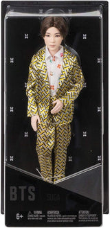 Mattel GKC92 – BTS Idol Suga Actionfigur, K-Pop Merch-Sammelspielzeug, mehrfarbig