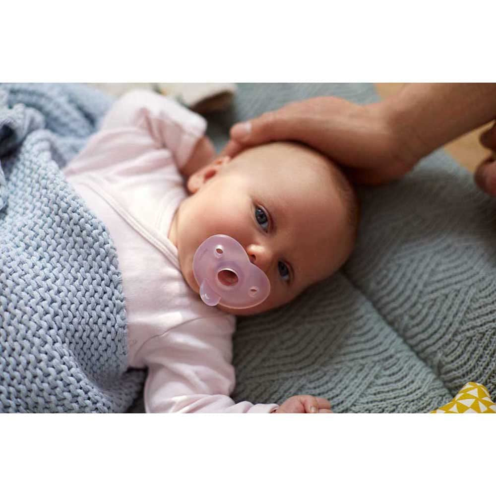 Philips AVENT Soothie – BPA-freier Schnuller für Babys im Alter von 0–6 Monaten, rosa/hellrosa (Modell SCF099/22)