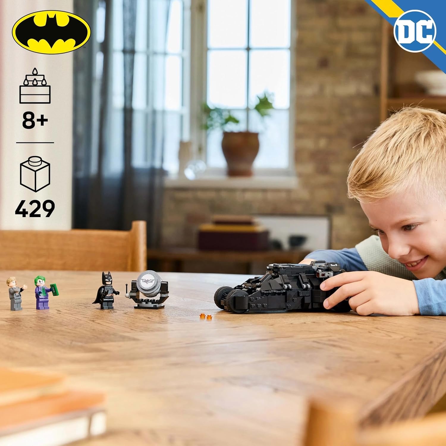 LEGO DC Batman: Batman Tumbler Vs. Two-Face & Joker – Superhelden-Spielzeug mit Batmobil-Auto – Spielset mit Minifiguren – Geschenk für Jungen und Mädchen ab 8 Jahren 76303 Bausets Besuchen Sie den LEGO-Store