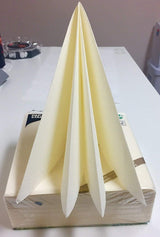 Papstar Servietten, Champagne Royal Collection 1/4-fach gefaltete Seidenservietten, Größe 40 x 40 cm, 1 x 50er-Pack, Champagner/Creme