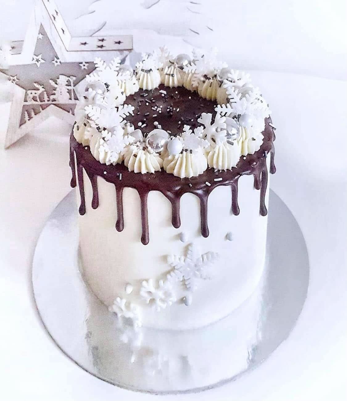 Super Drip Black Cake Glaze Cake Melts Schokolade 300 Gramm Glasuren und Dekor Naty Shop