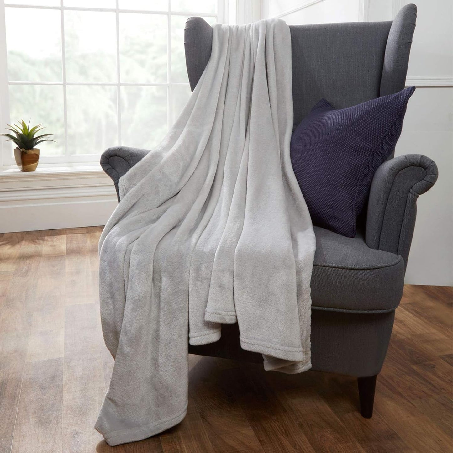 Brentford's Ultra Soft Fleece-Tagesdecke, Silbergrau, großes Doppelbett – 150 x 200 cm. Betten und Decken. Beuche den Brentfords-Store