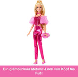 Barbie Deluxe Style Nr. 5-Puppe in einem metallischen rosa-blonden Outfit mit glitzerndem Oberteil und glitzernden Hosen, mit Accessoires wie einer rosa Halskette und einer Handtasche, JFP40