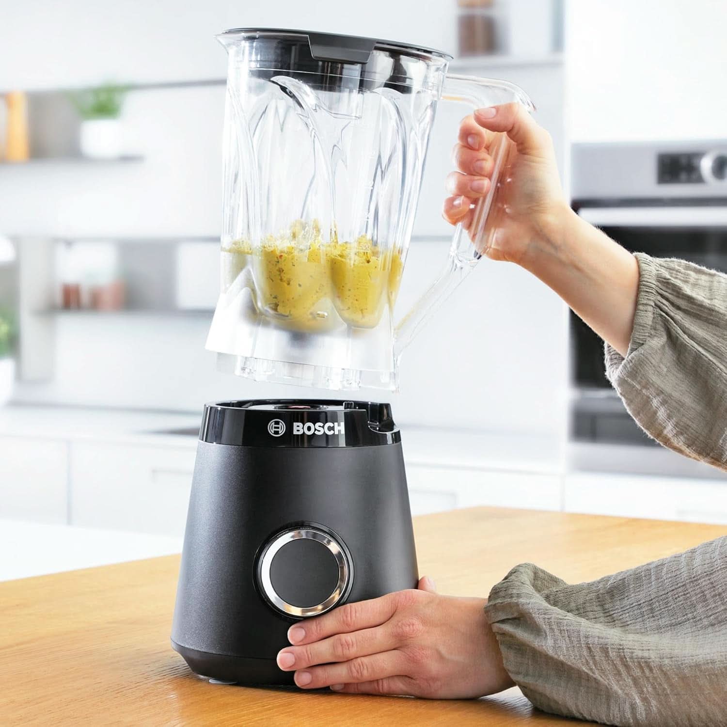 Bosch Standmixer Vitapower Serie 4 MMB6141B, Hochwertige Edelstahl-Klingen, 1.5L Tritan-Mixbehälter, Spülmaschinengeeignete Teile, 30.000 U/Min, 1200 W, Schwarz Kitchen Naty Shop