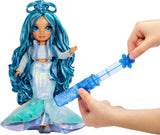 Rainbow High Winter Wonderland – Skyler (blau) – 28 cm große versteckte magische wasserspeichernde Schnee-Modepuppe mit Schneemann-Set, geeignet für Kinder im Alter von 4–12 Jahren und Sammler, Naty Shop Dolls