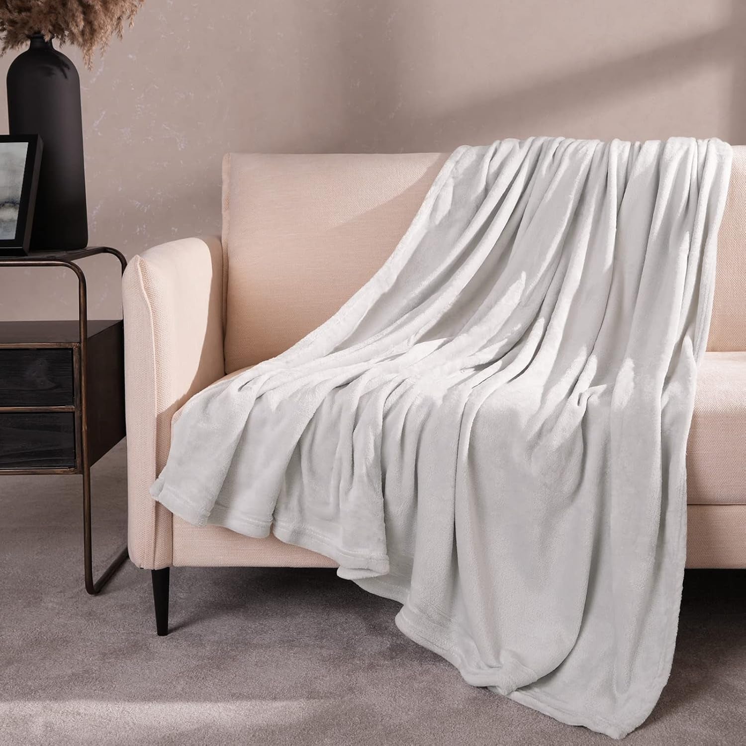 Brentford's Ultra Soft Fleece-Tagesdecke, Silbergrau, großes Doppelbett – 150 x 200 cm. Betten und Decken. Beuche den Brentfords-Store