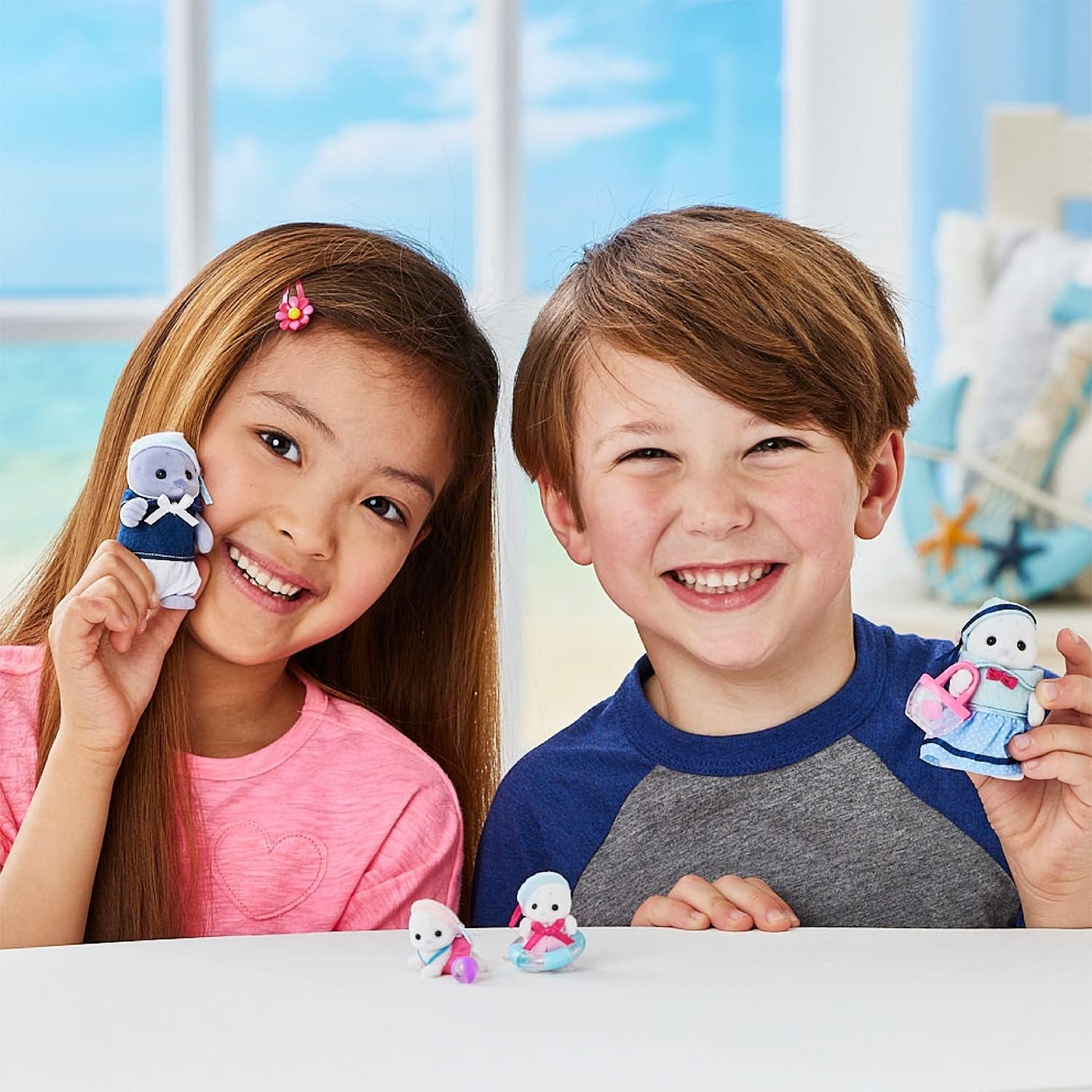 Sylvanian Families – 5759 Robbenfamilie, Tierfigur, detailliertes Spielzeug für Kinder ab 3 Jahren