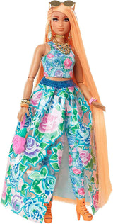 Barbie Extra Fancy, kurviges langes erdbeerblondes Haar, zweiteiliger Anzug, blaue Katze, rosa Tasche, Ananas-Sonnenbrille inklusive Puppe, geeignet als Geschenk, Hhn14 Naty Shop-Puppen