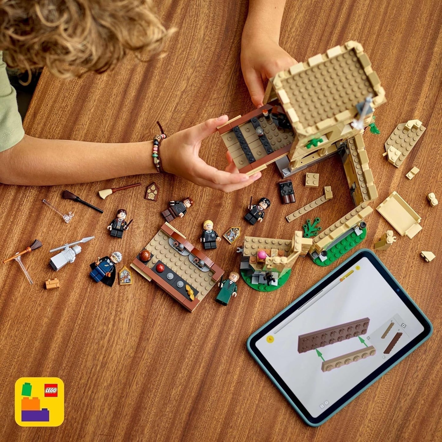 Schloss Hogwarts LEGO Harry Potter: Flugstunden-Abenteuerspielset mit 6 Minifiguren zum Sammeln, darunter Draco Malfoy und Professor McGonagall Rollenspielset für Jungen und Mädchen ab 9 Jahren 76447 Bausets Besuchen Sie den LEGO-Store