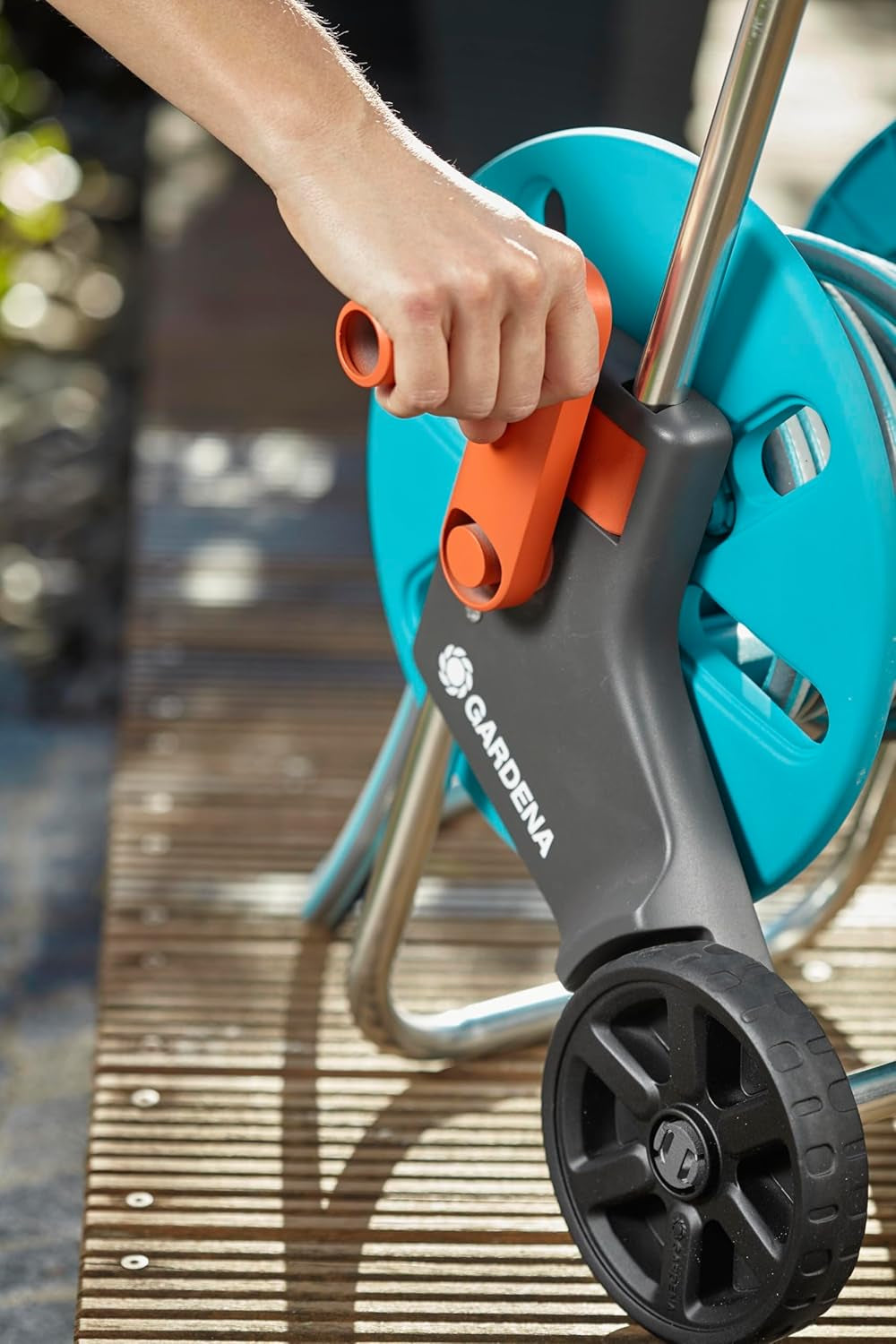 Gardena CleverRoll S Schlauchwagen-Set, Schlauchhalter mit Schlauch, Systemteile, Sprühdüse (18502-20)
