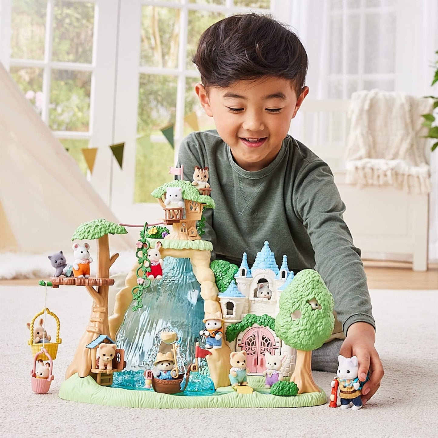 Sylvanian Families – 5763 Abenteuer-Entdecker-Set mit zwei Figuren, Vater und Baby-Milchkätzchen, Tierfigur, detailliertes Spielzeug für Kinder ab 3 Jahren