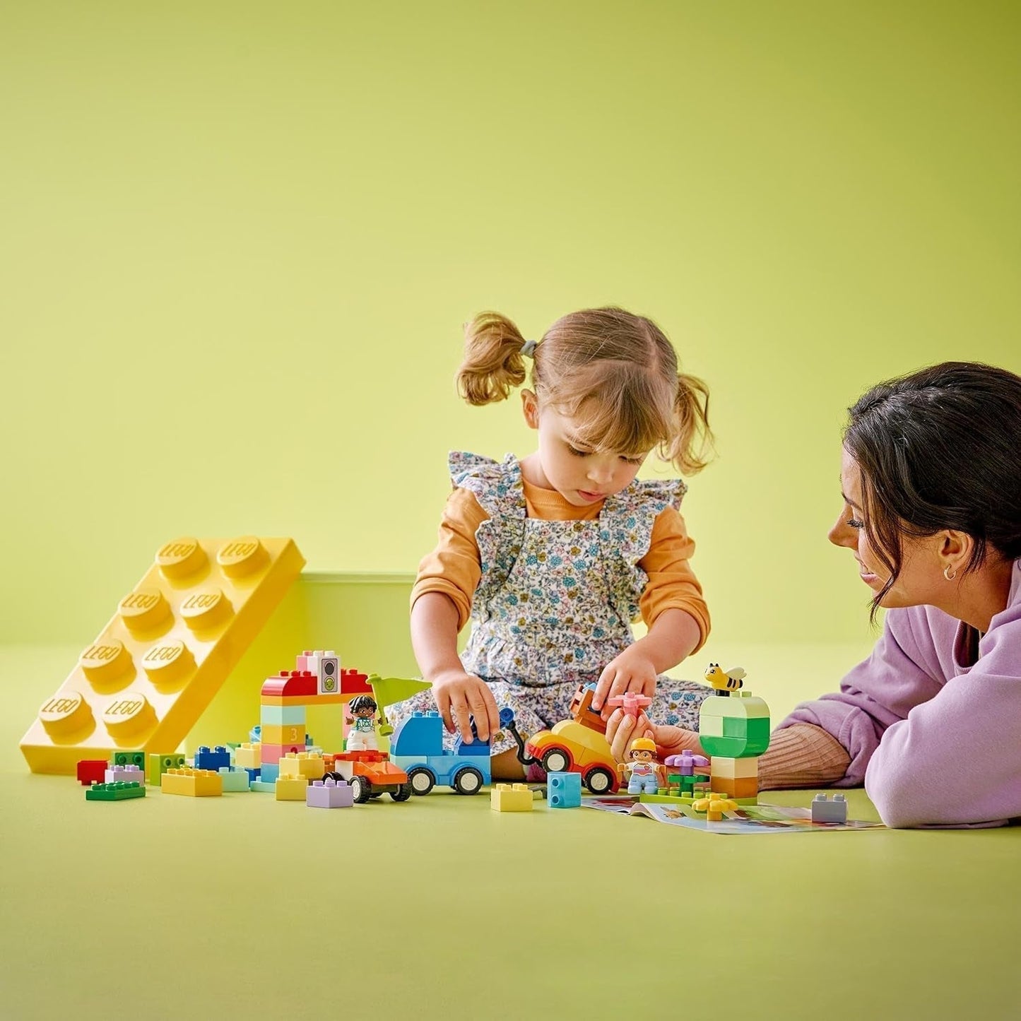 LEGO DUPLO Classic Brick Box Cars and Trucks, Fahrzeug-Spielset für Kinder ab 1,5 Jahren, kreatives Lernspielzeug, Autospielzeug und Rennwagen-Set 10439 Bausätze Besuchen Sie den LEGO-Store
