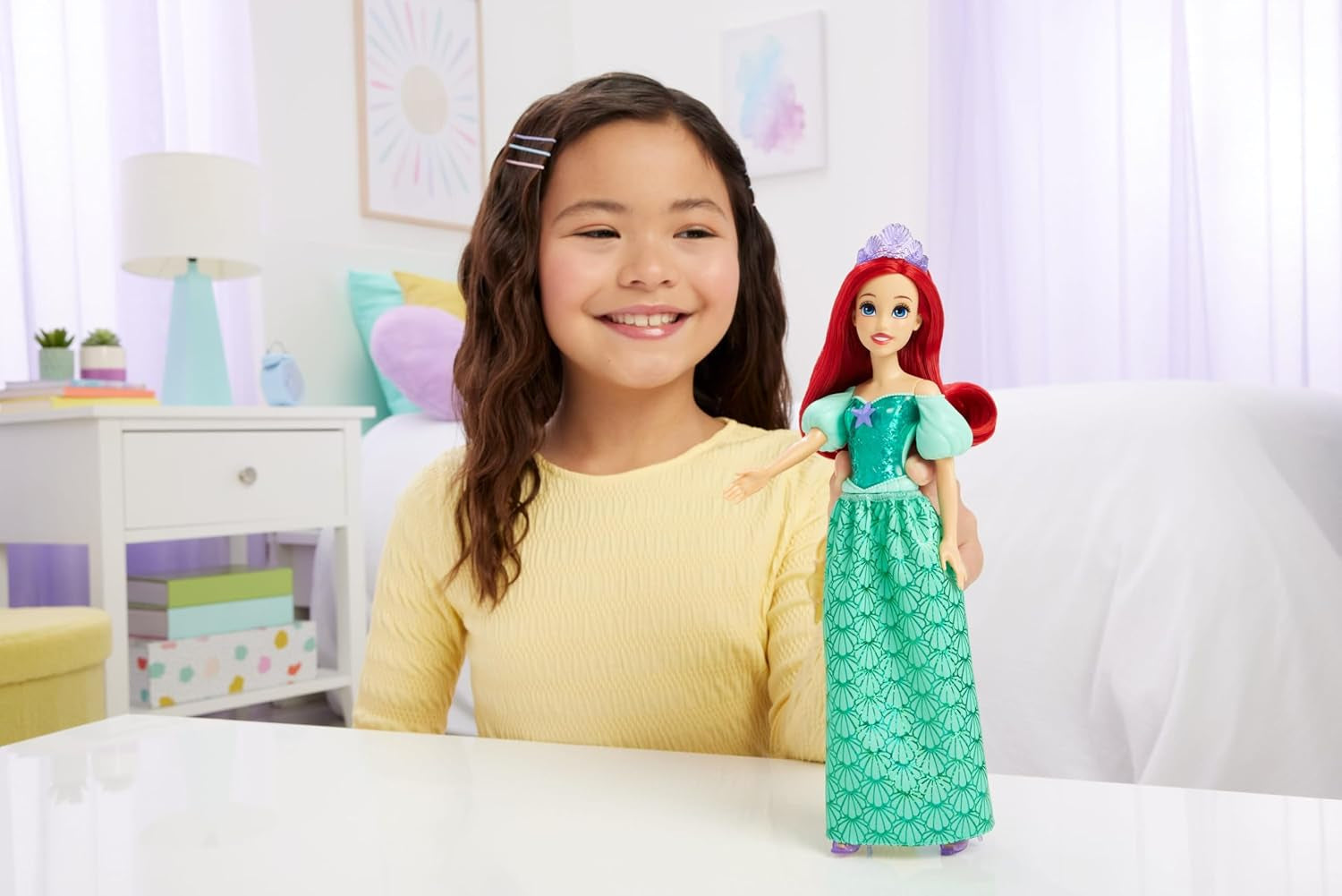 Mattel Disney Princess Ariel Puppe, langes Styling-Haar, positionierbar, abnehmbare Schuhe und Stirnband, Disney-Geschenke, Spielzeug für Kinder ab 3 Jahren, HLW10