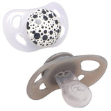 Twistshake Baby-Schnuller – 2er-Pack | Kieferorthopädische Form | Ultraleicht | Weicher Silikonsauger | BPA-frei | Geeignet für Babys ab 6 Monaten | Grauweiß