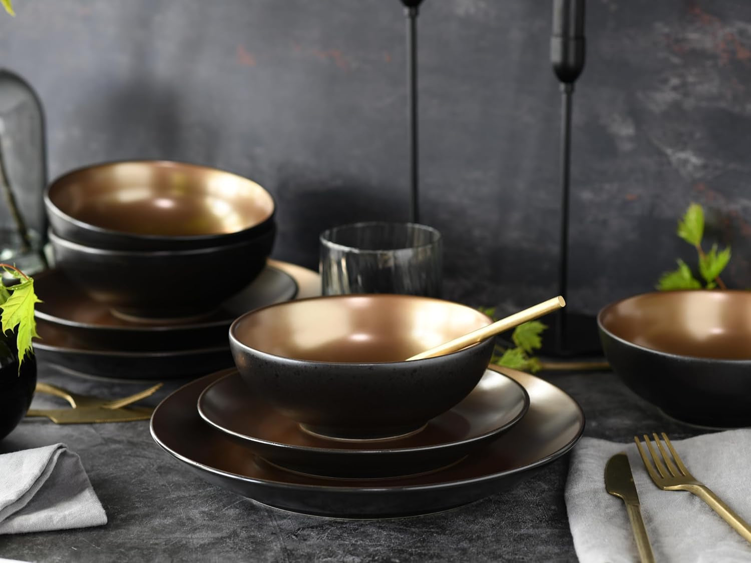CreaTable, 23598, Serie GLAMOUR – Gold, 16-teiliges Tafelservice, Kombiservice aus Porzellan, spülmaschinen- und mikrowellengeeignet, hochwertige Herstellung