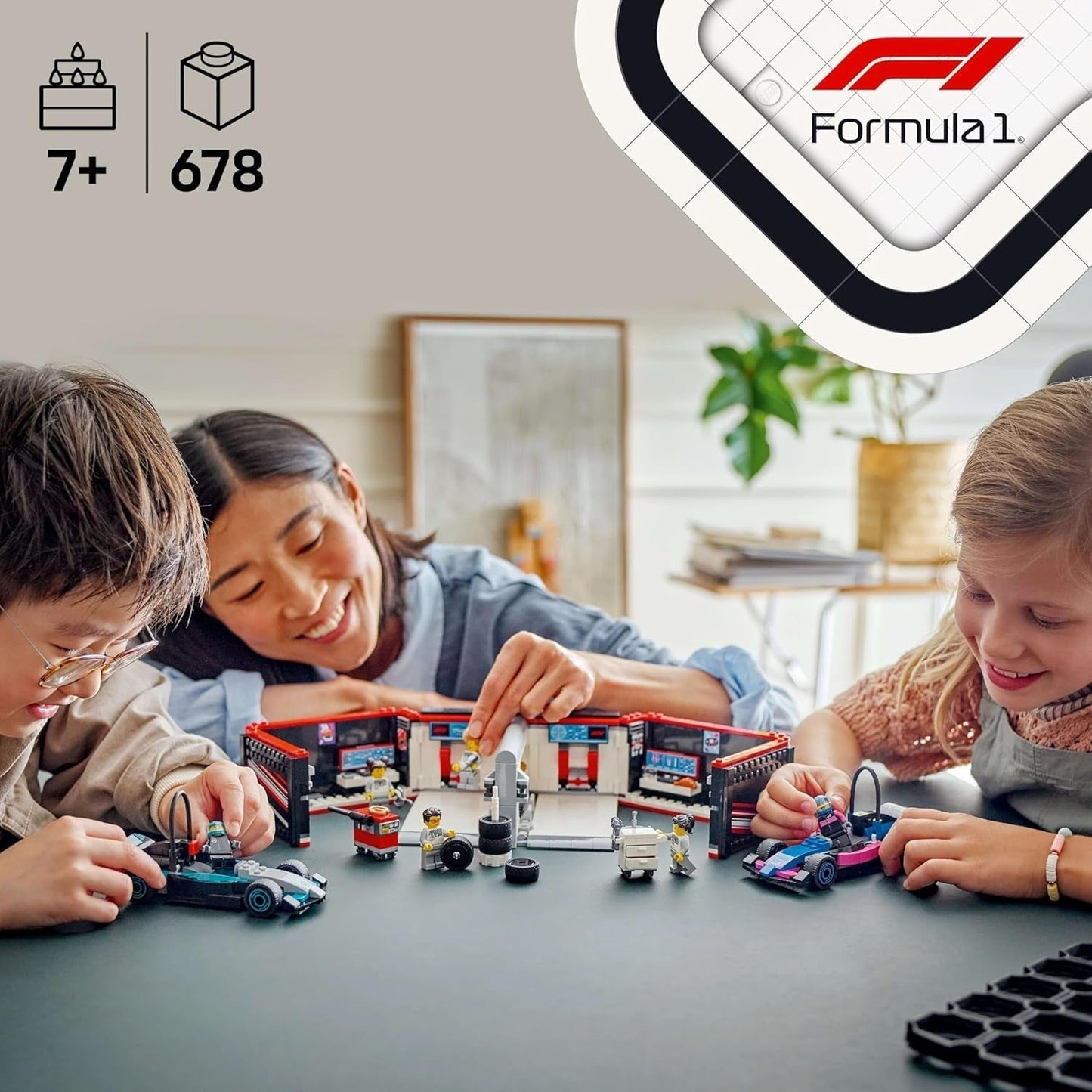 LEGO City F1-Garage mit Mercedes-AMG- und Alpine-Rennwagen – Formel-1-Rennwagen mit 2 Fahrern und 4 mechanischen Minifiguren – Geschenk für Jungen und Mädchen ab 7 Jahren und Fans 60444 Besuche den LEGO-Store Bausets