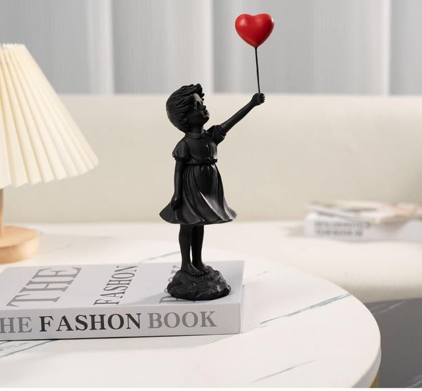 Niedliche Ballonmädchen-Skulptur aus Kunstharz, Heimdekoration, Statue Banksy, rotes Herzmädchen, Ballonfigur, moderne Kunstskulptur für Tischdekoration, Regaldekoration, Statuen und Skulpturen, Naty Shop